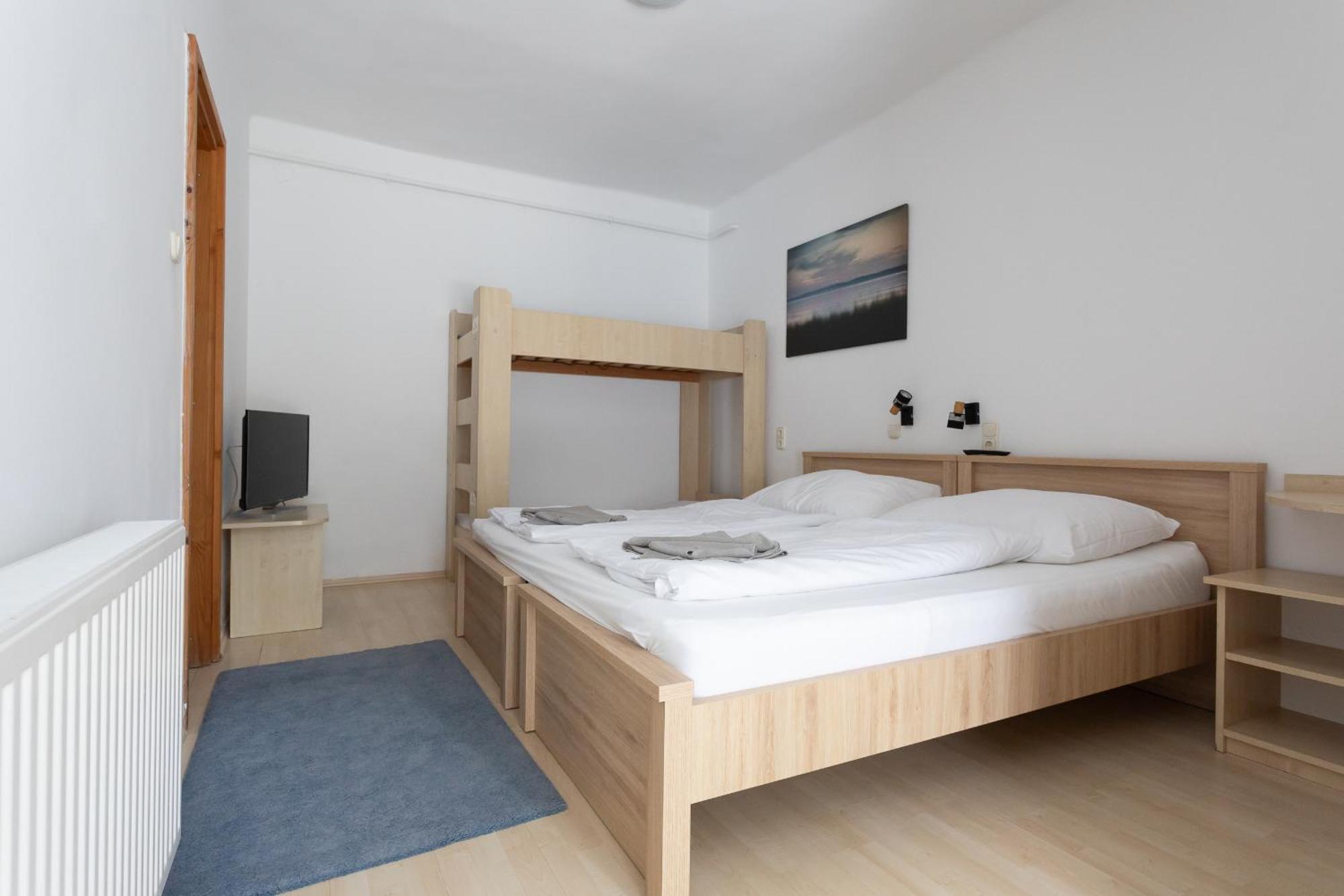 Aparthotel Platan 2*